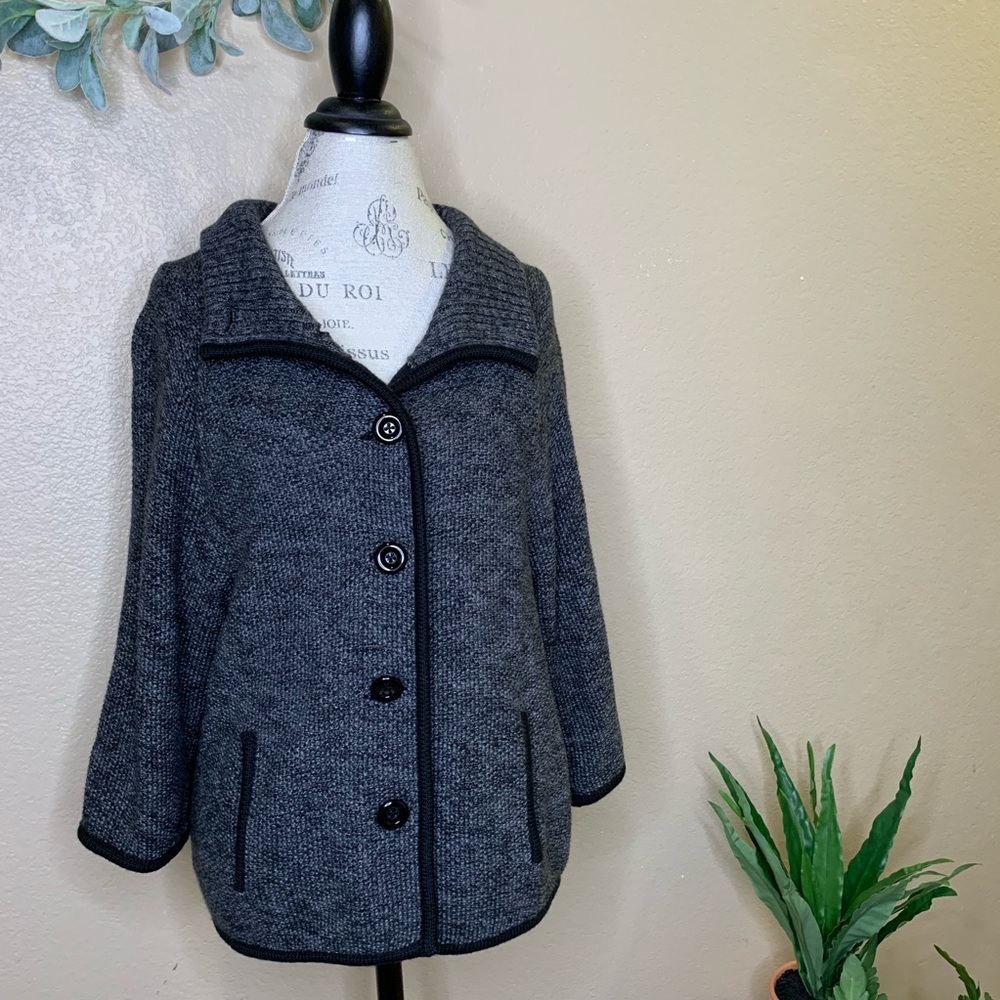 Ann Taylor: Buttoned Up Collared Cardigan